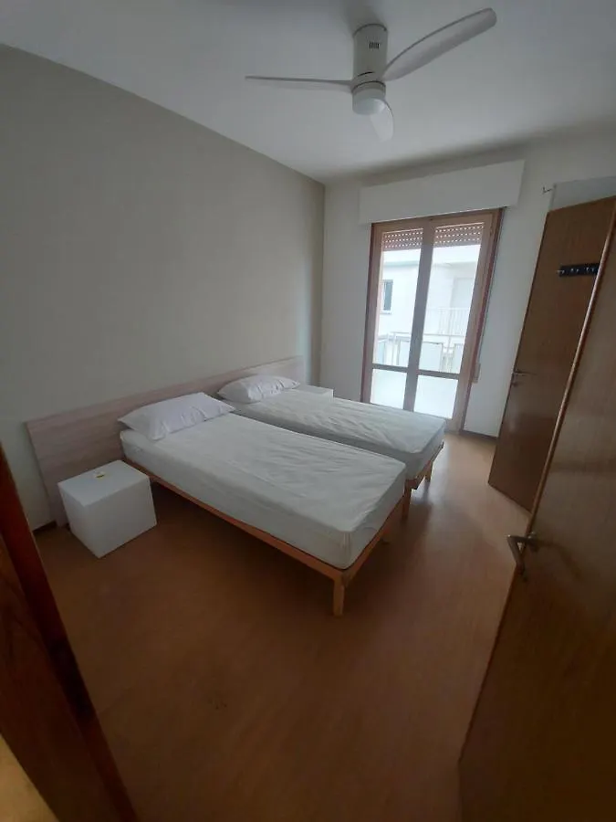 Condominio Cismon Lido di Jesolo 0*,